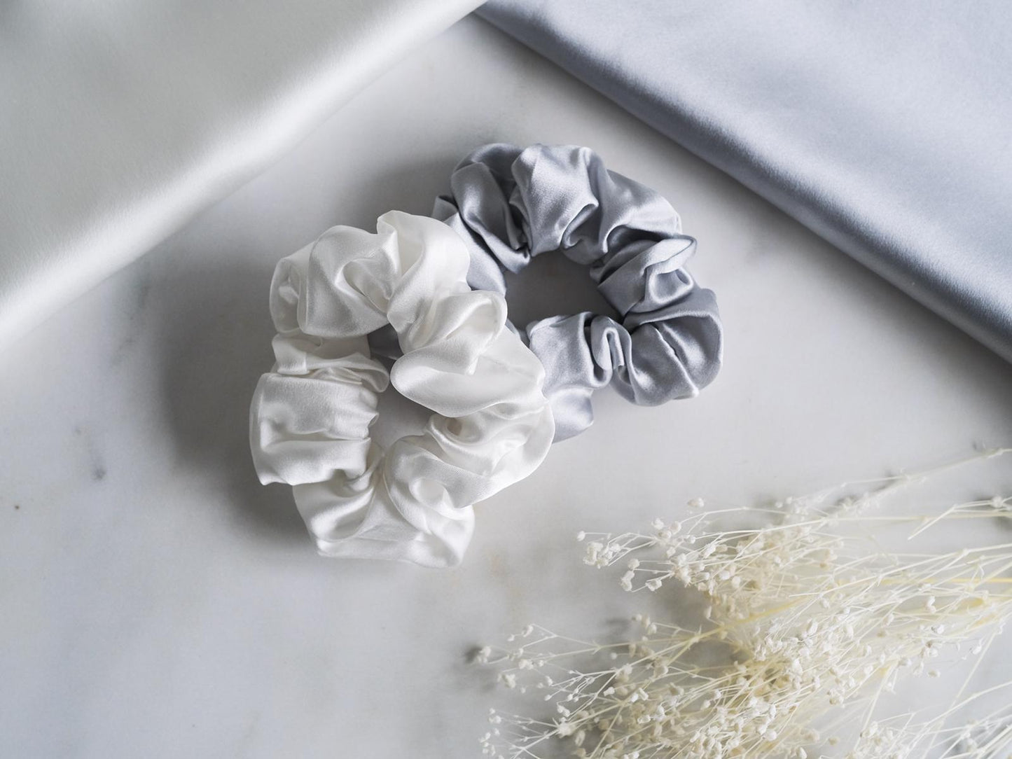 100% Pure Mulberry Silk Medium Size Scrunchy White